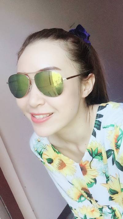 Neena 32 ans Bangkok Thaïlande