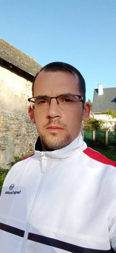 Simon 36 Jahre Chateaubriant  Frankreich