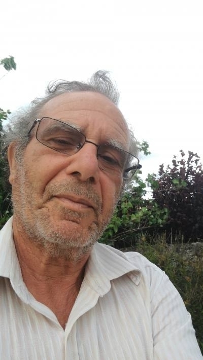 Kamel 71 ปี Mesnils Sur Iton France