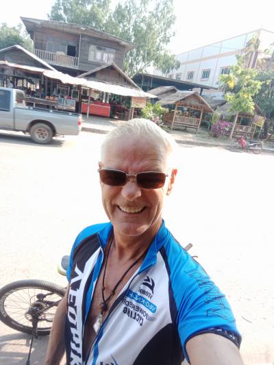 Gary 59 Jahre Udonthani  Thailand