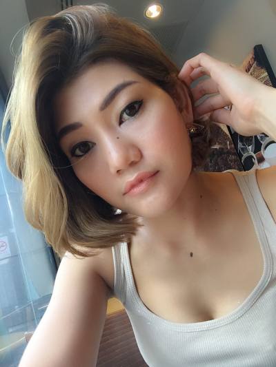 Porntip  44 ans Bangkok Suisse