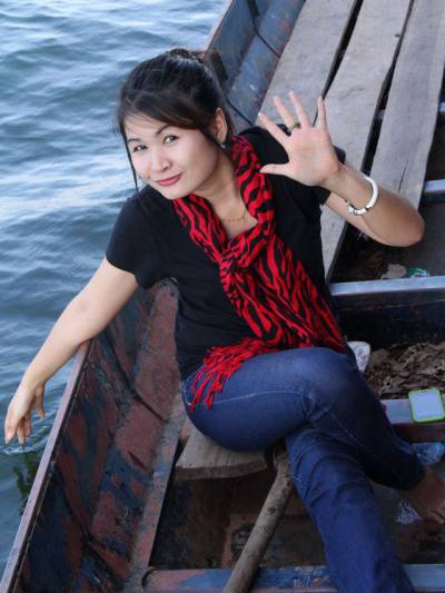 Araya 35 ans Khonkaen Thaïlande