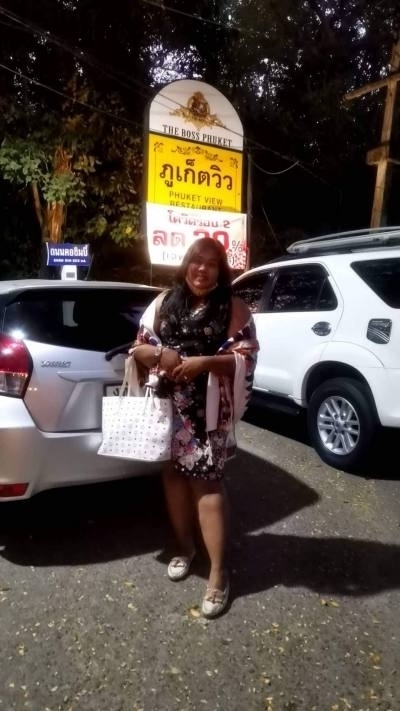Rawee 32 ans Center Thaïlande