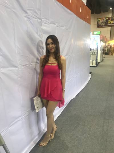 Neena 32 ans Bangkok Thaïlande