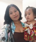 Waraporn 32 ans Scurat Thaïlande