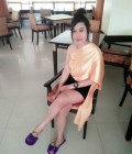 Sa 32 ans Lopburi Thaïlande