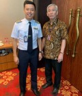 Nkemjika 44 ปี  Indonesia