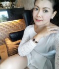 Aicha 46 ans Muong Thaïlande