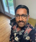 Dinesh 35 ปี Paron France