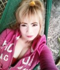 Nun 40 ans Ubon Ratchathani  Thaïlande