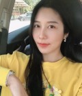 Lynn 35 years Bangkok Thailand