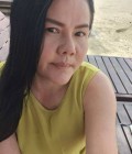 Pim 45 ans Khonkean Thaïlande