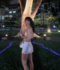 Chernara 37 Jahre Bangkok Thailand