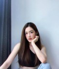 Anong 33 ans Bangkok Thaïlande