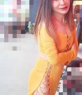 Narintron 31 ans Nakronratchasrima Thaïlande