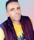 Julien 40 ปี Cambrai  France