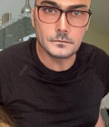 David 47 years Delle France