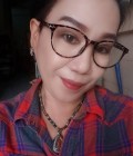 Pavarisa 57 ans Suphanburi City In Thailand Thaïlande