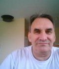 Christian 66 ปี Chef-boutonne France