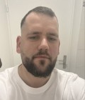 Estebann 36 ans Le Mesnil Amelot France