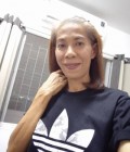 Waree 54 Jahre Bangkok Thailand