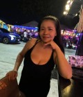 Nana 46 ans Lam Plai Mat Thaïlande