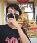 Ka 19 ans Samut Sakhon Thaïlande