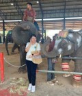 Kwan 36 Jahre Center Thailand