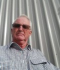 Harry 73 ans Newcastle  Australie
