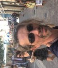 Mickaël 52 ปี Montaigne France
