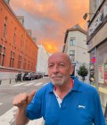 Guy 60 ปี Bruxelles Belgium