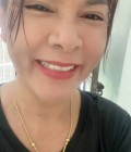 Nathamon 55 Jahre Banpong Thailand
