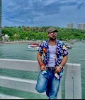 Suraj 33 ans Kanpur Inde