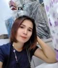 Phatcha 35 years Anglais Thailand