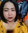 Pueng 39 ans Consulate Thaïlande