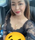 Preaw 36 ans Muang  Thaïlande