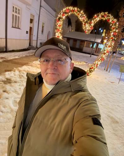 Nesrich 33 ปี Lausanne Switzerland