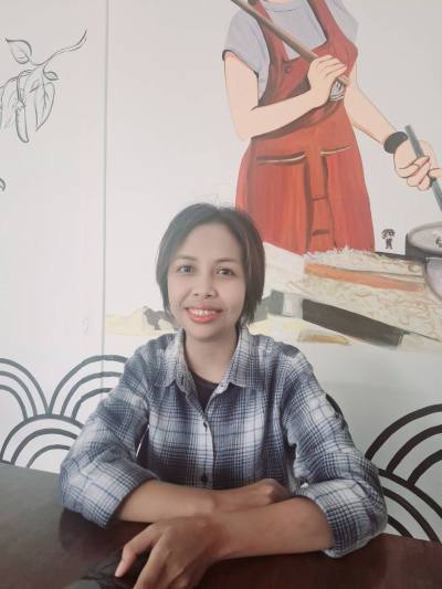 Khuanjai 36 Jahre Buriram Thailand