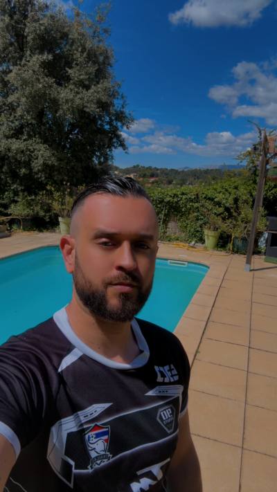 Loic 37 ปี Gardanne France