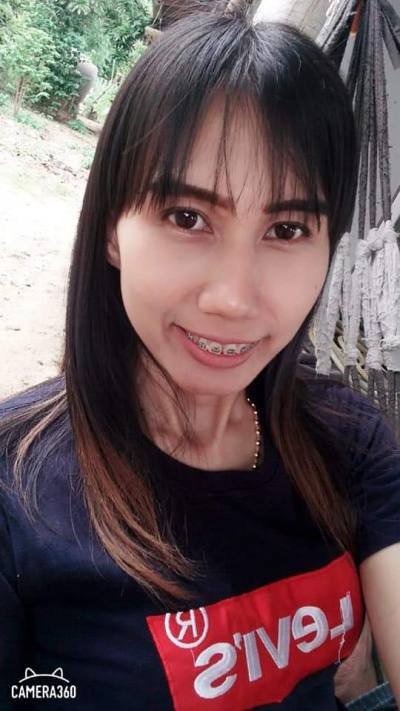 Poppy 37 ans วังเจ้า Thaïlande