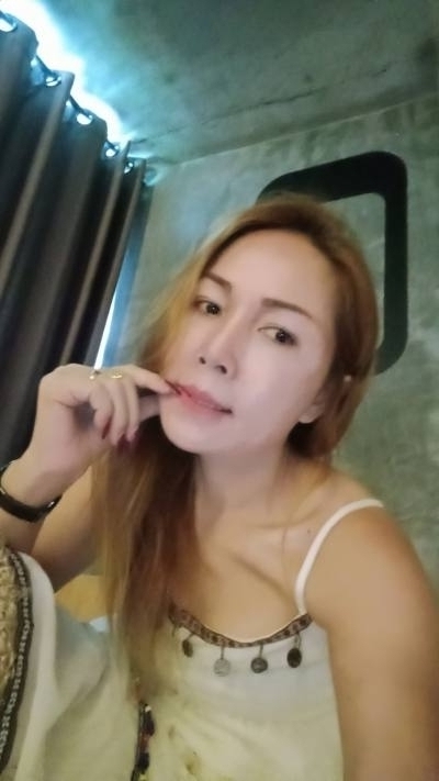 Napalai 48 ans Rayong Thaïlande