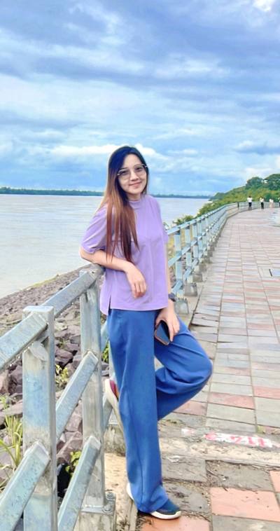 Yingsi 36 Jahre Ubon Ratchathani Thailand