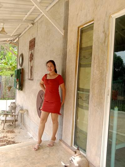 Kate 47 Jahre Sai Yok Thailand