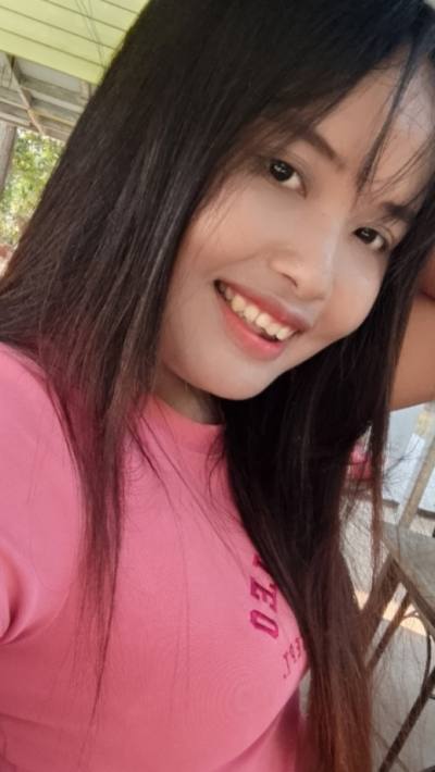 Yammy 26 years Surin  Thailand