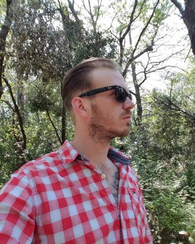 Jonathan 37 ปี Millau France