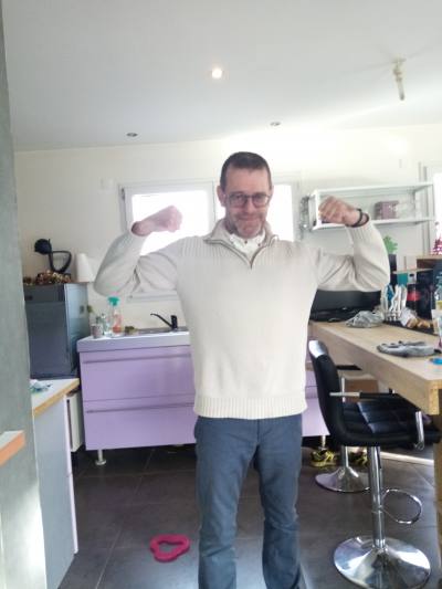 Marc 54 ปี Vannes France