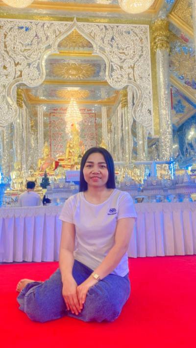 Nuchjree 41 ans Bangpe Thaïlande