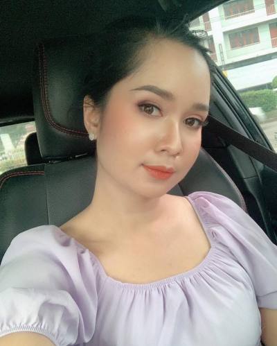 Bella 33 Jahre Bangkok  Thailand