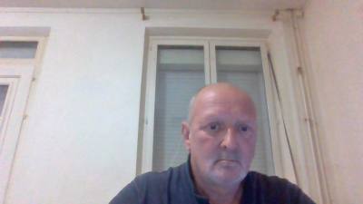 Denis 56 ans St Quentin France