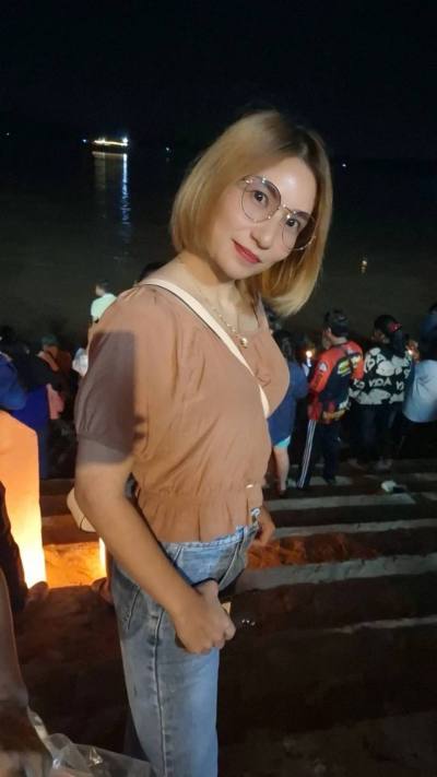 Meiling 38 ans .samutprakran Thaïlande